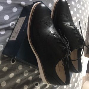 Women’s Shoes. Brown shoe example of price.